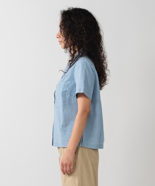 Levi's(リーバイス)の「Levi's/リーバイス SONNY キャンプシャツ ミディアムインディゴ(シャツ/ブラウス・レディース・インディゴブルー・XS/S/M)」の2枚目の写真