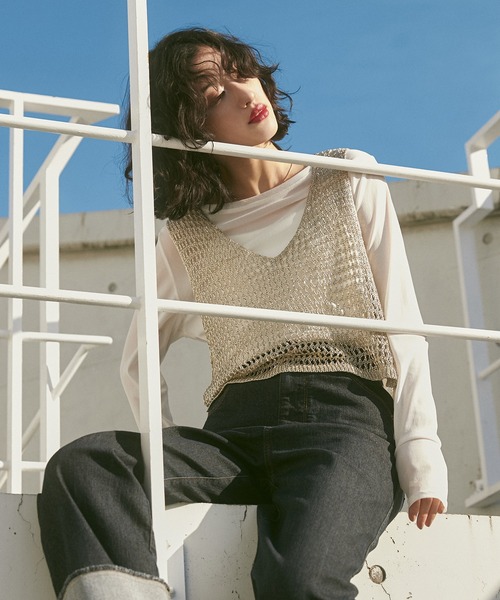 hunch（ハンチ）の「メタリックヤーン ニットベスト（ベスト・レディース・アンティークシルバー/ゴールド/ヘザーチャコール・FREE）」の21枚目の写真