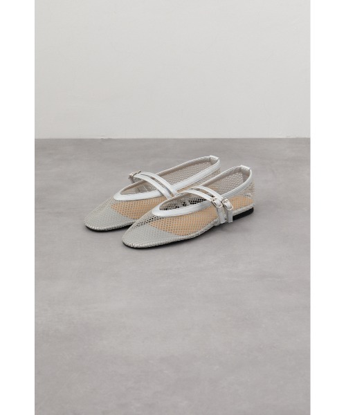AZUL by moussy（アズールバイマウジー）の「ダブルベルトメッシュフラットパンプス（パンプス・レディース・シルバー/ブラック・SMALL/MEDIUM/LARGE/LL）」の2枚目の写真