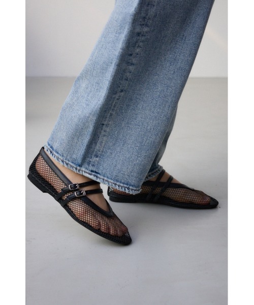 AZUL by moussy（アズールバイマウジー）の「ダブルベルトメッシュフラットパンプス（パンプス・レディース・シルバー/ブラック・SMALL/MEDIUM/LARGE/LL）」の3枚目の写真