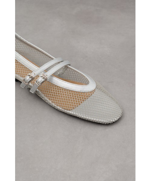 AZUL by moussy（アズールバイマウジー）の「ダブルベルトメッシュフラットパンプス（パンプス・レディース・シルバー/ブラック・SMALL/MEDIUM/LARGE/LL）」の15枚目の写真