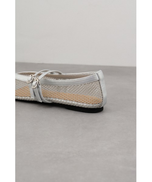 AZUL by moussy（アズールバイマウジー）の「ダブルベルトメッシュフラットパンプス（パンプス・レディース・シルバー/ブラック・SMALL/MEDIUM/LARGE/LL）」の16枚目の写真