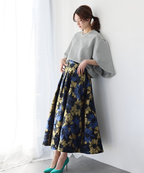 美品✨ ERDEM フラワージャガード フレアスカート 膝丈 タック 美品✨ ERDEM フラワージャガード フレアスカート 膝丈 タック