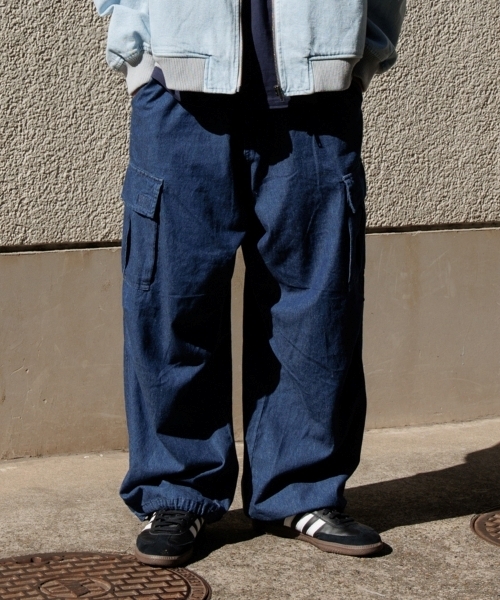 GLAZOS(グラソス)の「【大人向けサイズあり】ライトデニム・ワイドカーゴパンツ(デニムパンツ・キッズ・ライトブルー/ブラック/インディゴブルー・M/L/LL/S)」の3枚目の写真
