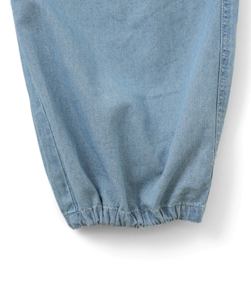 GLAZOS(グラソス)の「【大人向けサイズあり】ライトデニム・ワイドカーゴパンツ(デニムパンツ・キッズ・ライトブルー/ブラック/インディゴブルー・M/L/LL/S)」の5枚目の写真