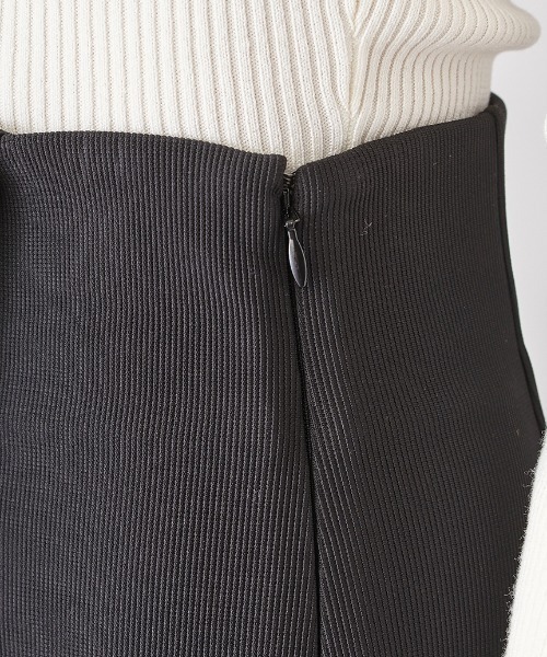 SNIDEL(スナイデル)の「シンプルタイトスカート(スカート・レディース・アイボリー/ライトブルー/ブラック・0/1)」の11枚目の写真