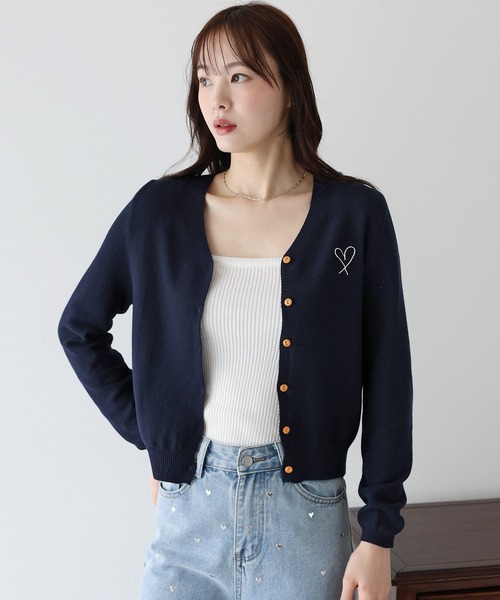 BLUEEAST(ブルーイースト)の「ハート刺繍カーディガン(カーディガン/ボレロ・レディース・ベージュ/ネイビー/サックスブルー・MEDIUM)」の22枚目の写真