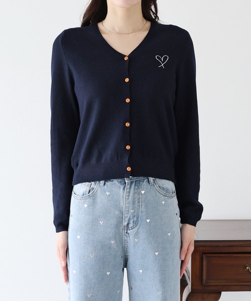 BLUEEAST(ブルーイースト)の「ハート刺繍カーディガン(カーディガン/ボレロ・レディース・ベージュ/ネイビー/サックスブルー・MEDIUM)」の19枚目の写真