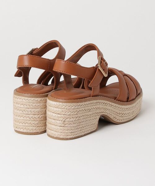Clarks(クラークス)の「クラークス Coledale Strap コールデールストラップ サンダル(サンダル・レディース・タン/ブラック・50/40/35/45/55/30)」の3枚目の写真