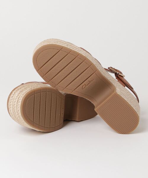 Clarks(クラークス)の「クラークス Coledale Strap コールデールストラップ サンダル(サンダル・レディース・タン/ブラック・50/40/35/45/55/30)」の4枚目の写真