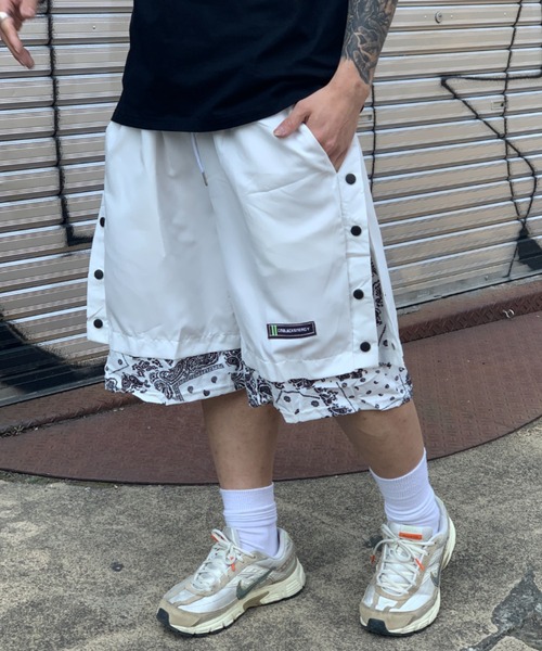 link lot(リンクロット)の「ペイズリーフェイクレイヤードサイドボタンハーフパンツ(その他パンツ・メンズ・ブラック/ホワイト・L/M)」の8枚目の写真