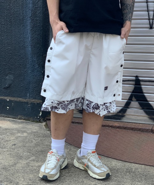 link lot(リンクロット)の「ペイズリーフェイクレイヤードサイドボタンハーフパンツ(その他パンツ・メンズ・ブラック/ホワイト・L/M)」の9枚目の写真