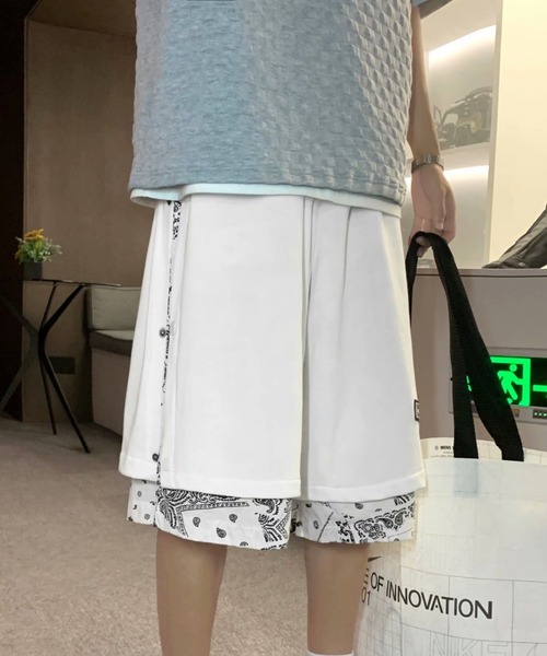 link lot(リンクロット)の「ペイズリーフェイクレイヤードサイドボタンハーフパンツ(その他パンツ・メンズ・ブラック/ホワイト・L/M)」の4枚目の写真