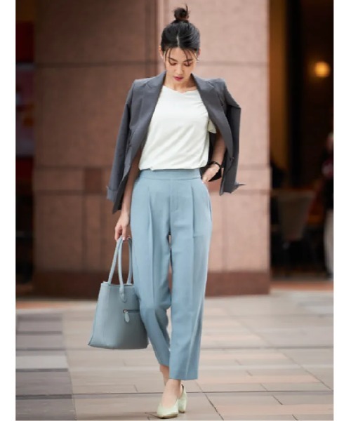 HARUYAMA(ハルヤマ)の「【ウォッシャブル】WALK PLUS シンプルタック テーパードパンツ 麻調メッシュ素材 無地 春夏(スラックス・レディース・ブラウン/サックスブルー/ブラック・L/M/LL/S)」の4枚目の写真