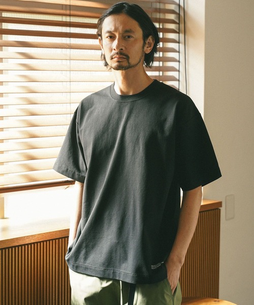 BAYFLOW（ベイフロー）の「[夏に嬉しい!]ワンポイントポンチTシャツ【接触冷感】（Tシャツ/カットソー・メンズ・ホワイト/ライトグレー/パープル/ブラック/カーキ・MEDIUM/LARGE）」の3枚目の写真
