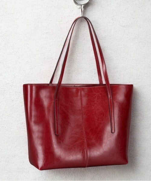 NiiNa(ニーナ)の「【 NiiNa / ニーナ 】高品質牛革 シンプル トートバッグ(トートバッグ・レディース・ブラック/ブラウン/ダークブラウン/レッド・FREE)」の4枚目の写真