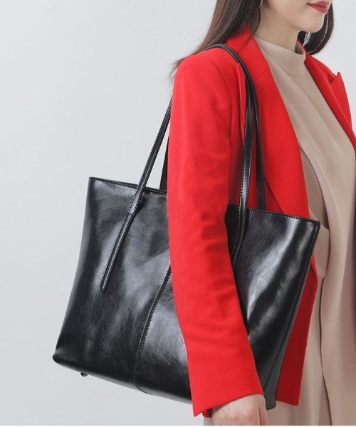 NiiNa(ニーナ)の「【 NiiNa / ニーナ 】高品質牛革 シンプル トートバッグ(トートバッグ・レディース・ブラック/ブラウン/ダークブラウン/レッド・FREE)」の7枚目の写真