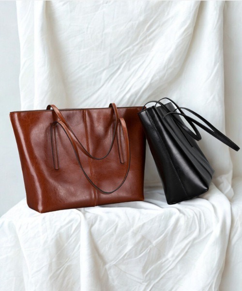 NiiNa(ニーナ)の「【 NiiNa / ニーナ 】高品質牛革 シンプル トートバッグ(トートバッグ・レディース・ブラック/ブラウン/ダークブラウン/レッド・FREE)」の11枚目の写真