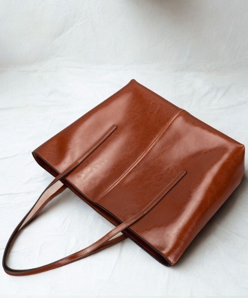 NiiNa(ニーナ)の「【 NiiNa / ニーナ 】高品質牛革 シンプル トートバッグ(トートバッグ・レディース・ブラック/ブラウン/ダークブラウン/レッド・FREE)」の13枚目の写真