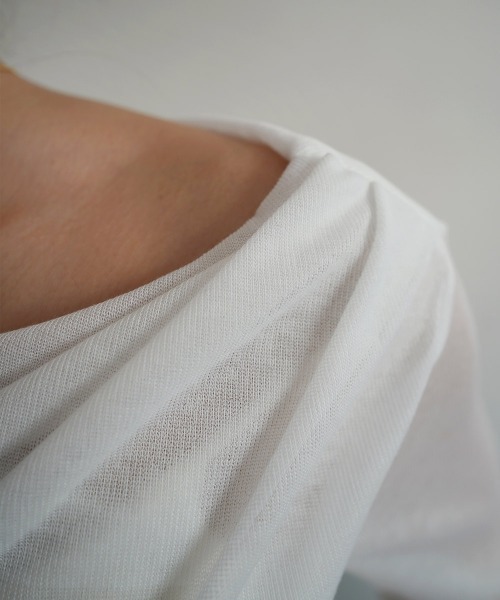 Rashik（ラシク）の「ルーズドレープシアートップス（Tシャツ/カットソー・レディース・ベージュ/チャコール/ホワイト/ブラック・FREE）」の12枚目の写真