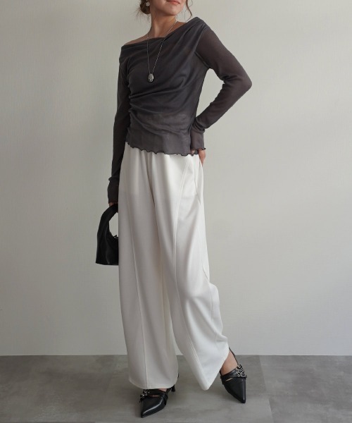 Rashik（ラシク）の「ルーズドレープシアートップス（Tシャツ/カットソー・レディース・ベージュ/チャコール/ホワイト/ブラック・FREE）」の5枚目の写真