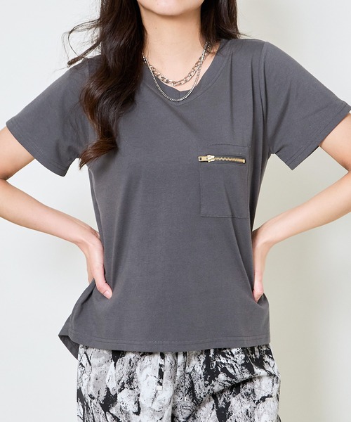 GORGE(ゴージ)の「《ZIP付きポケT》Vネックカットソー/こなれ感プラス(Tシャツ/カットソー・レディース・カーキ/ブラック/チャコール/ライトグレー/オフホワイト・F)」の4枚目の写真