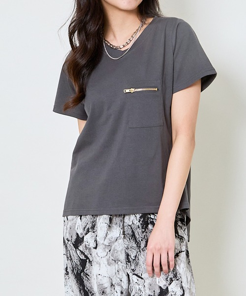 GORGE(ゴージ)の「《ZIP付きポケT》Vネックカットソー/こなれ感プラス(Tシャツ/カットソー・レディース・カーキ/ブラック/チャコール/ライトグレー/オフホワイト・F)」の13枚目の写真
