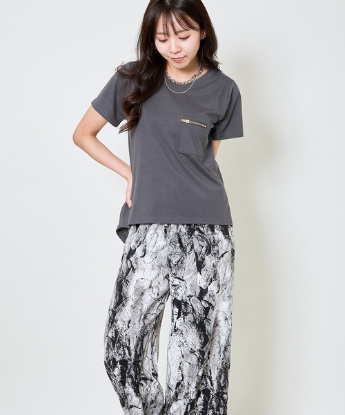GORGE(ゴージ)の「《ZIP付きポケT》Vネックカットソー/こなれ感プラス(Tシャツ/カットソー・レディース・カーキ/ブラック/チャコール/ライトグレー/オフホワイト・F)」の14枚目の写真