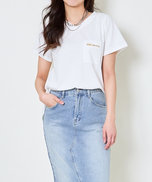 GORGE(ゴージ)の「《ZIP付きポケT》Vネックカットソー/こなれ感プラス(Tシャツ/カットソー・レディース・カーキ/ブラック/チャコール/ライトグレー/オフホワイト・F)」の16枚目の写真