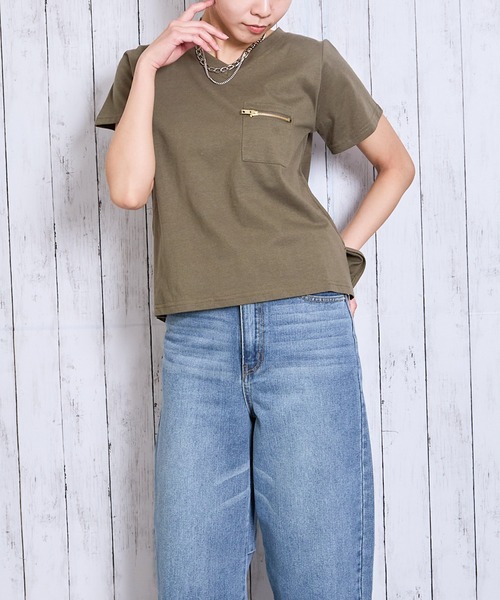 GORGE(ゴージ)の「《ZIP付きポケT》Vネックカットソー/こなれ感プラス(Tシャツ/カットソー・レディース・カーキ/ブラック/チャコール/ライトグレー/オフホワイト・F)」の22枚目の写真