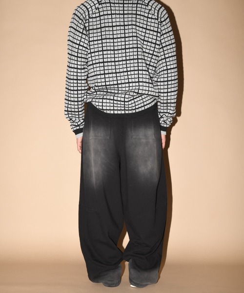 SUPERTHANKS(スーパーサンクス)の「オーバーダイ加工&フロッキープリント サイドタックワイドパンツ/Sun faded Flocky print Sweat Side-tuck Wide Pants(スウェットパンツ・メンズ・ブラウン/ブラック・S/M/L)」の17枚目の写真