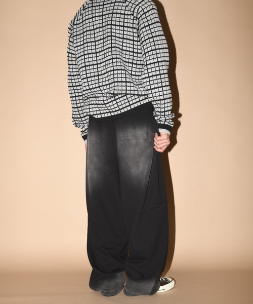 SUPERTHANKS(スーパーサンクス)の「オーバーダイ加工&フロッキープリント サイドタックワイドパンツ/Sun faded Flocky print Sweat Side-tuck Wide Pants(スウェットパンツ・メンズ・ブラウン/ブラック・S/M/L)」の18枚目の写真