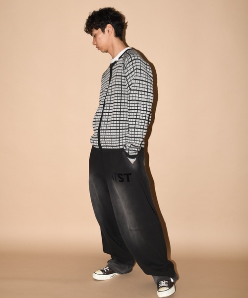 SUPERTHANKS(スーパーサンクス)の「オーバーダイ加工&フロッキープリント サイドタックワイドパンツ/Sun faded Flocky print Sweat Side-tuck Wide Pants(スウェットパンツ・メンズ・ブラウン/ブラック・S/M/L)」の19枚目の写真