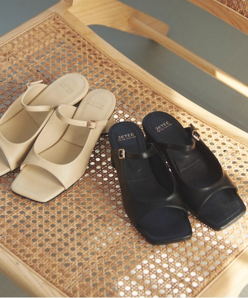 Doux archives（ドゥアルシーヴ）の「【JETEE】ストラップミュール（サンダル・レディース・ベージュ/ブラック・24.5/23.5）」の2枚目の写真