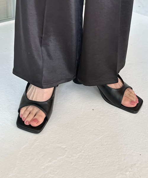 Doux archives（ドゥアルシーヴ）の「【JETEE】ストラップミュール（サンダル・レディース・ベージュ/ブラック・24.5/23.5）」の10枚目の写真