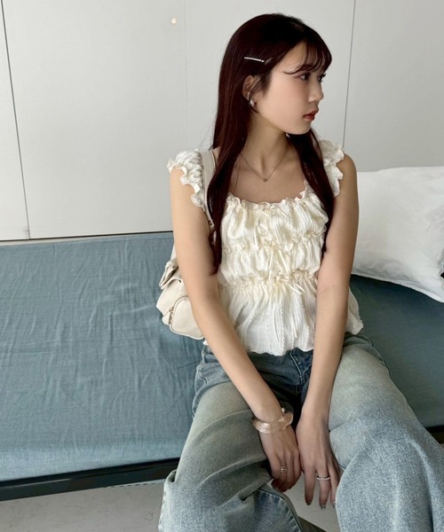 one after another NICE CLAUP（ワンアフターアナザーナイスクラップ）の「シャーリングリボンタンク（タンクトップ・レディース・ベージュ/オフホワイト/ブラック・FREE）」の7枚目の写真