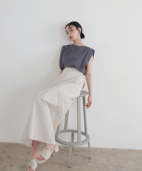 LIAN(リアン)の「ショルダータックトップス(Tシャツ/カットソー・レディース・オフホワイト/ブラック/スミクロ/グリーン/ブラウン・FREE)」の16枚目の写真