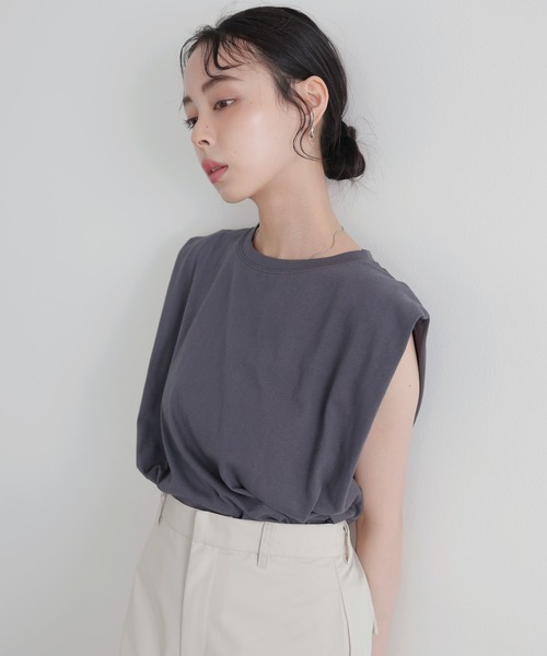 LIAN(リアン)の「ショルダータックトップス(Tシャツ/カットソー・レディース・オフホワイト/ブラック/スミクロ/グリーン/ブラウン・FREE)」の19枚目の写真