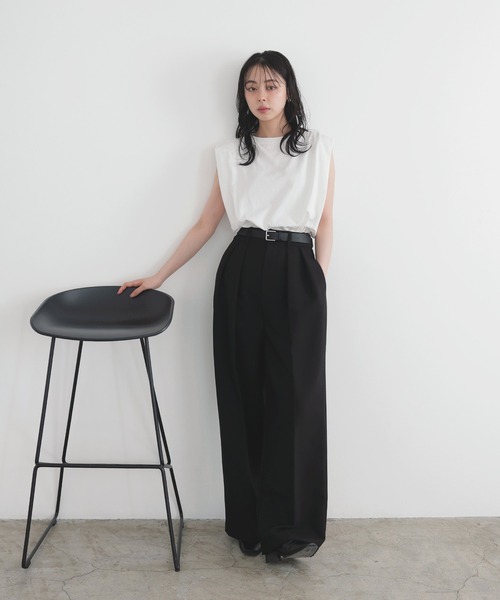 LIAN(リアン)の「ショルダータックトップス(Tシャツ/カットソー・レディース・オフホワイト/ブラック/スミクロ/グリーン/ブラウン・FREE)」の12枚目の写真