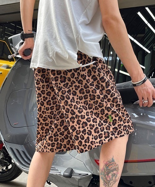 WARAIJOGO(ワライジョウゴ)の「【WARAIJOGO】ヒョウ柄ハーフパンツ/ショートパンツ(NEZ)(その他パンツ・メンズ・ブラウン/チャコールグレー・XX-LARGE)」の4枚目の写真