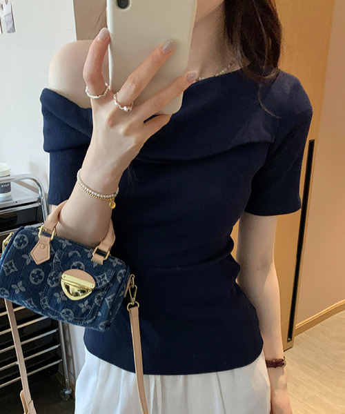 Delyle NOIR - Delyle♡くんくん sama専用♡袖ファーオフショルダートップス♡２点 2color 】オフショルダーショートスウェットライクトップス