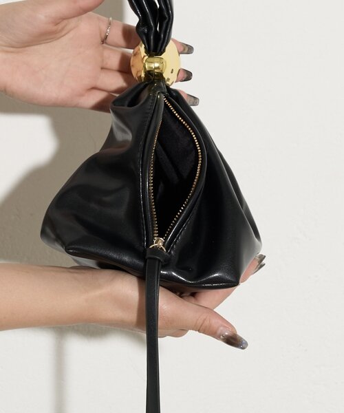 WHO'S WHO gallery（フーズフーギャラリー）の「ワンショルダーミニバッグ（ハンドバッグ・レディース・ブラック・FREE）」の6枚目の写真