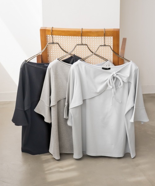 CLETTE(クレット)の「デコルテノットリボンプルオーバー(Tシャツ/カットソー・レディース・グレー/ブラック/ライトブルー・3L/LL/4L)」の9枚目の写真