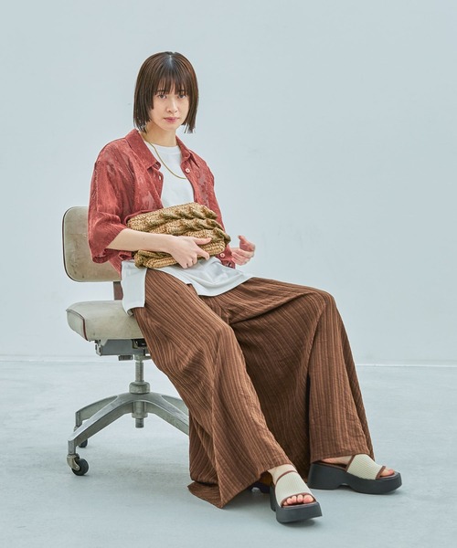 LAKOLE（ラコレ）の「【接触冷感】coolfiverノースリーブ / 328182（Tシャツ/カットソー・レディース・オフホワイト/ブラック/ブラウン/グリーン・FREE）」の6枚目の写真