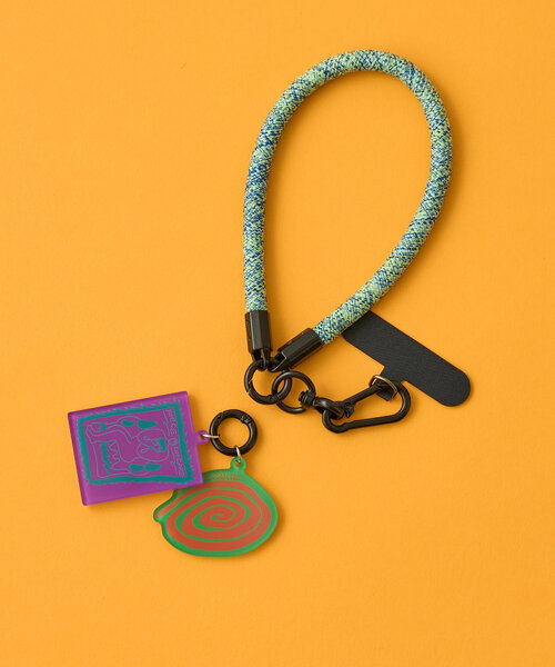 BIRTHDAY BAR（バースデイバー）の「norahi x BIRTHDAY BAR アクリルチャーム付きスマホストラップ（スマホグッズ・レディース・グリーン/ピンク/ブラック・0）」の13枚目の写真