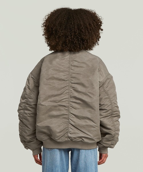 G-STAR（ジースター）の「【Safari Online掲載】UNISEX Macro Balloon Bomber/ユニセックスバルーンシルエットMA1タイプジップディテールオーバーサイズボンバーブルゾン（MA-1・メンズ・ダークブルー/ベージュ系その他・MEDIUM/SMALL/LARGE）」の3枚目の写真