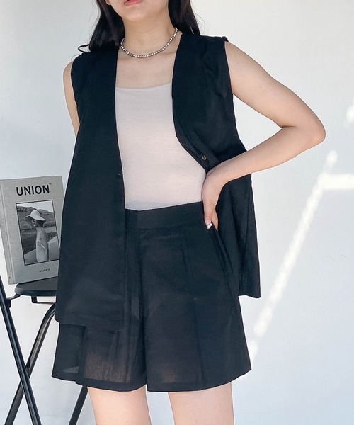 AS KNOW AS plus(アズノゥアズプラス)の「●2点セットアイテム ベストとショートパンツ セットアップ(セットアップ・レディース・アイボリー/ブラック/グレー・FREE)」の7枚目の写真