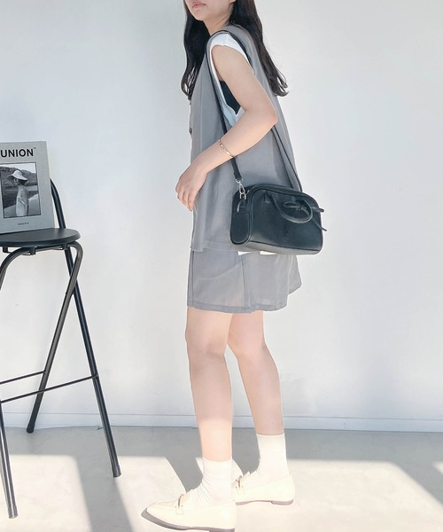 AS KNOW AS plus(アズノゥアズプラス)の「●2点セットアイテム ベストとショートパンツ セットアップ(セットアップ・レディース・アイボリー/ブラック/グレー・FREE)」の13枚目の写真