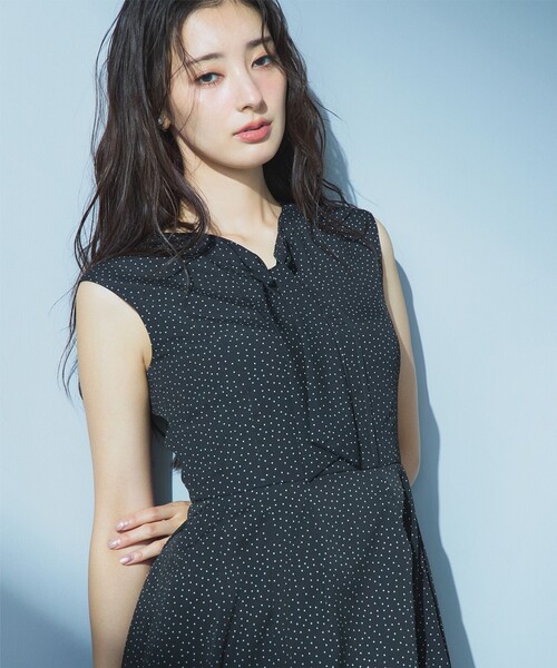TOCCA（トッカ）の「TALKATIVE DOTS ドレス（ワンピース・レディース・ブラウン系5/ブラック系5・0/2/4/6）」の2枚目の写真