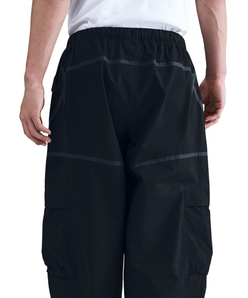 NIKE(ナイキ)の「NIKE AS M NK TCH CARGO SNKR PANT HJ2951(その他パンツ・メンズ・ブラック/チャコールグレー・L/M/S/XL)」の7枚目の写真